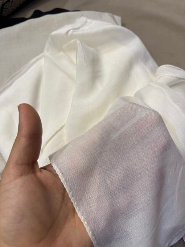Off-white linen kuwaity