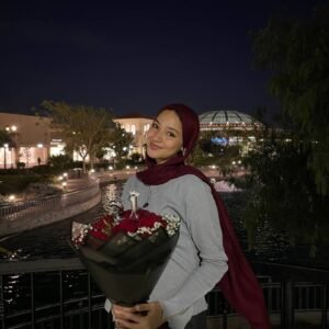 Maroon modal kuwaity