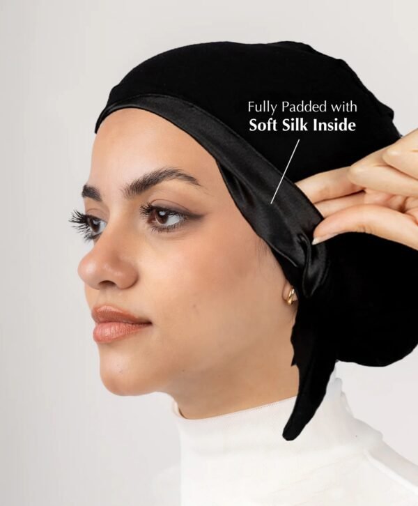 Tie bonnet with silk